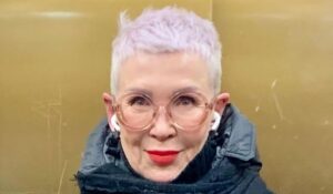 Vancouver Senior Home Beauty Services